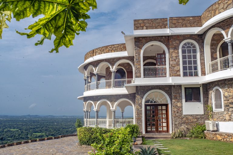 Escape to Serenity: Why The Hill House Is Your Perfect Mountain Getaway